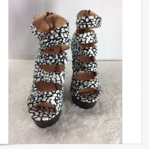 Platform Wedge Sz 7 Black White Heels